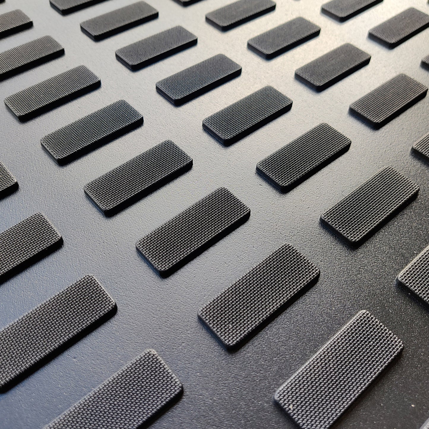 BL-1001-agcp-laderaumwanne-kofferraumwanne-fur-volkswagen-golf-7-schragheck-2012-2020