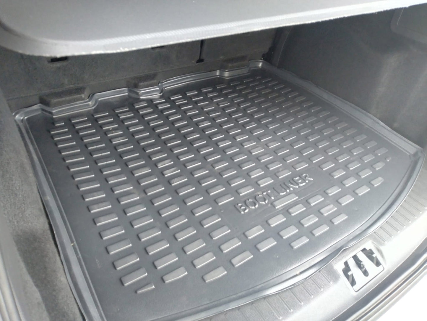 BL-1002-AGCP-Laderaumwanne-Kofferraumwanne-für-Ford-Kuga-2013-2019