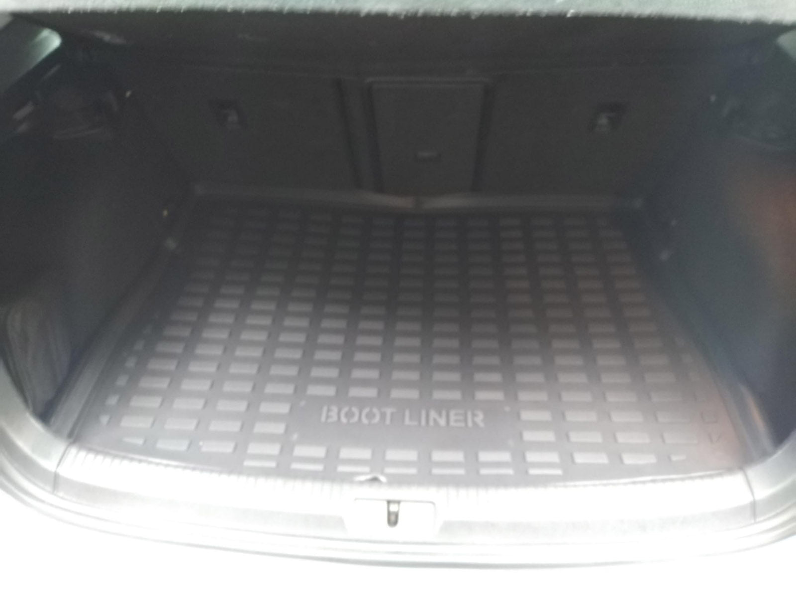 BL-1001-agcp-laderaumwanne-kofferraumwanne-fur-volkswagen-golf-7-schragheck-2012-2020