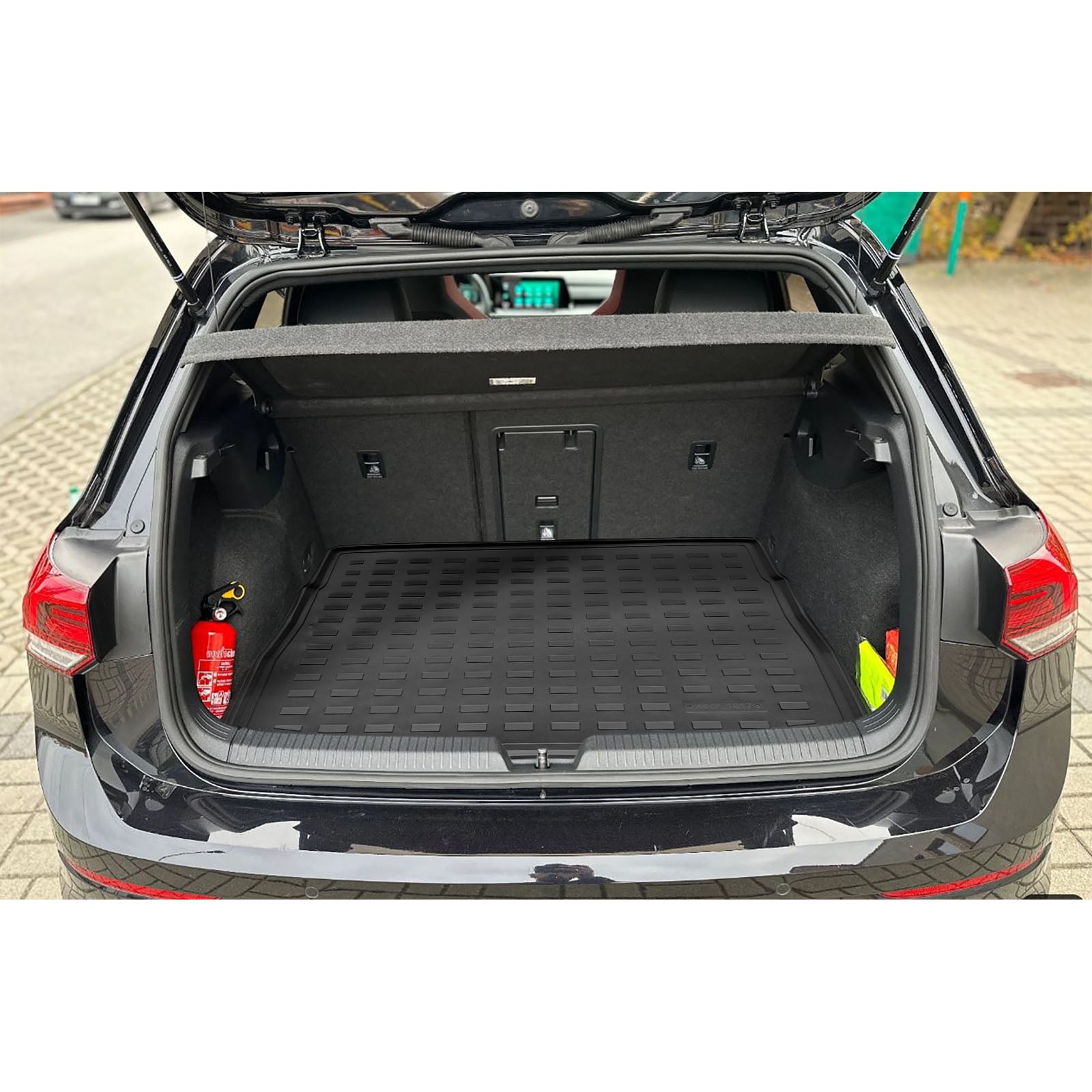 BL-1017-AGCP-Laderaumwanne-Kofferraumwanne-für-Volkswagen-Golf-8-Schrägheck-2019-2025