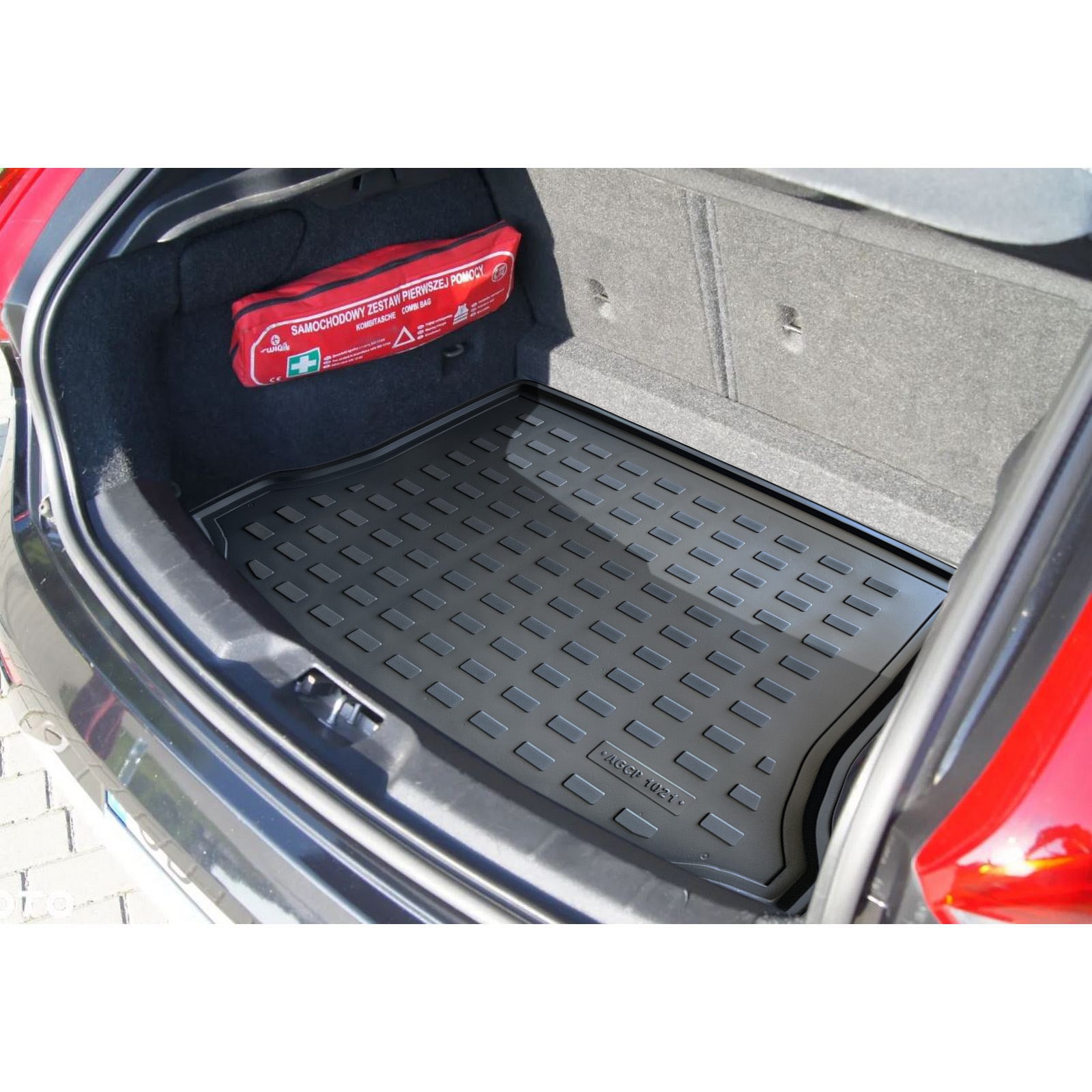 BL-1021-AGCP-Laderaumwanne-Kofferraumwanne-für-Volvo-V40-2012-2019